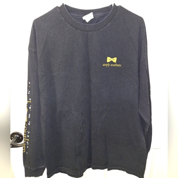 A Simply Southern long sleeve t-shirt in a ladies X-large. Pre-loved - Picture 1 of 7
